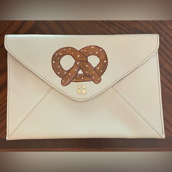Pretzel Clutch - Picture 1 of 2